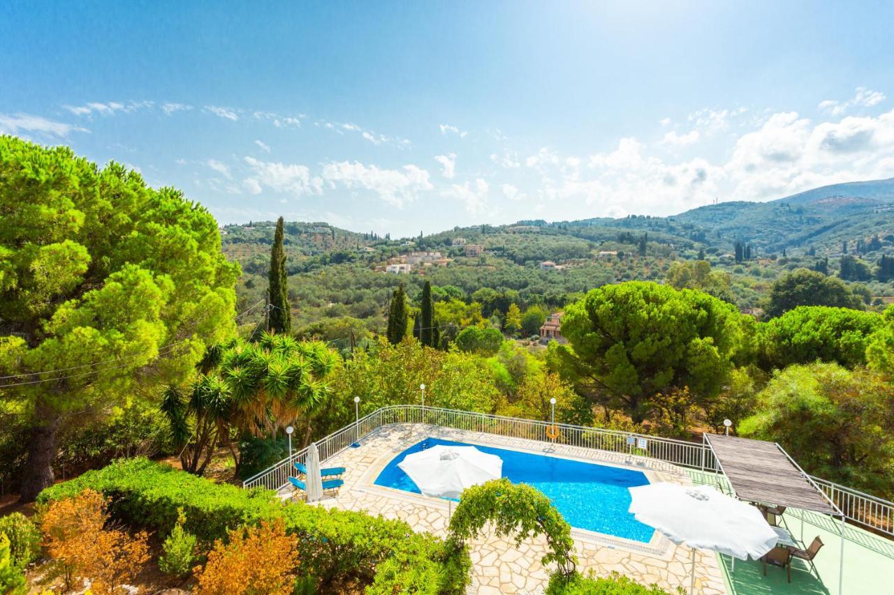 Cochelli Upper Apartment *